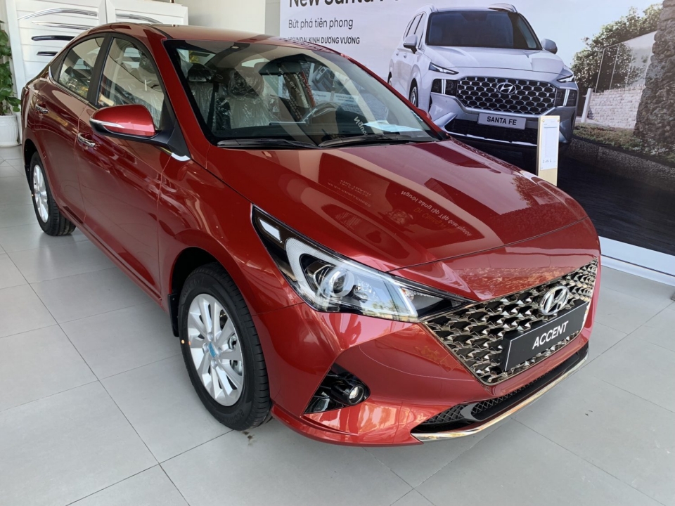 Hyundai Accent màu Đỏ (1.4MT Full)